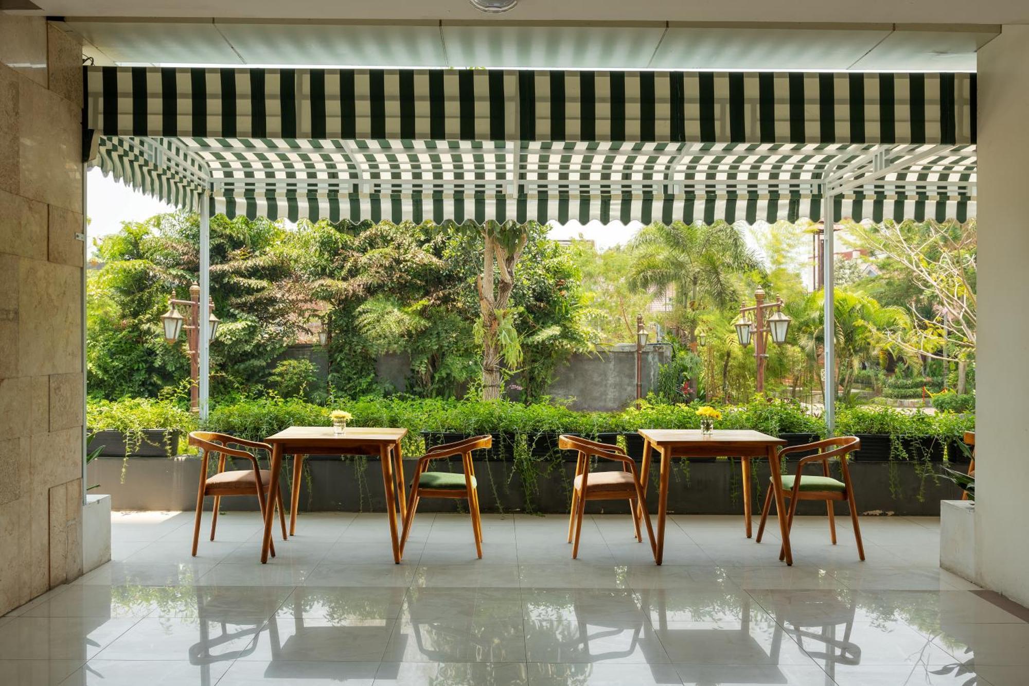 The Alana Yogyakarta Hotel&Centro de Convenciones Sleman  Exterior foto